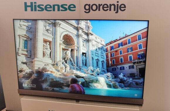 Hisense 75U9E