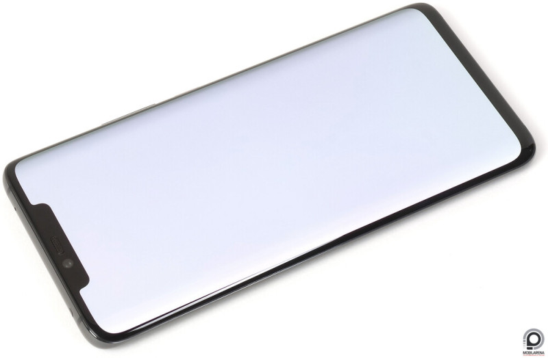 A Mate 20 Pro méretes kijelzőt és noccsot kínált