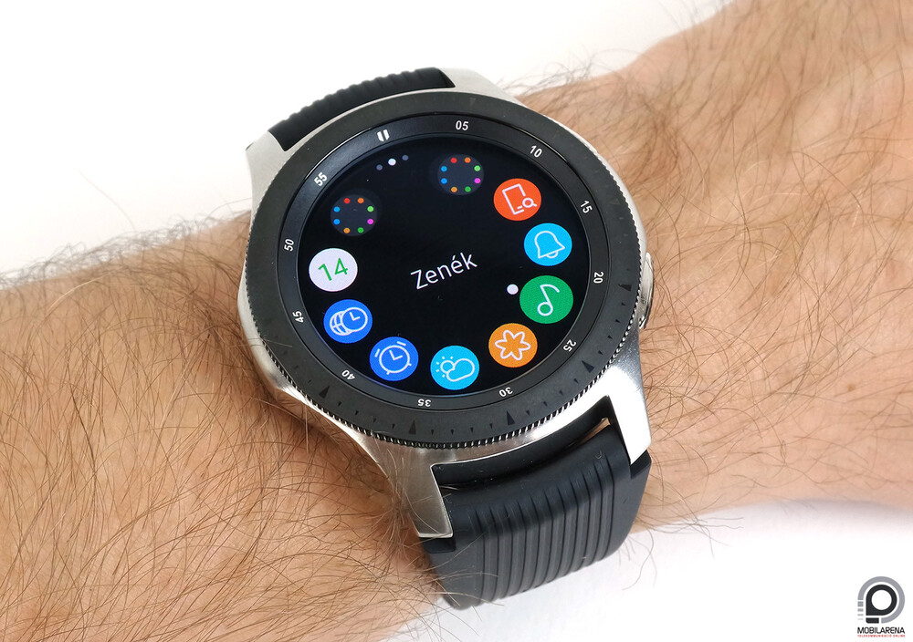A Galaxy Watch is One UI-ra vált