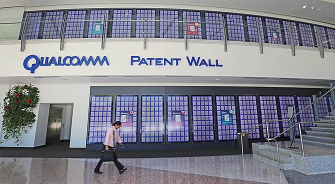 Van "néhány" szabadalom a Qualcomm birtokában.