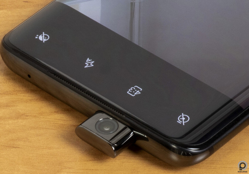 A motorikusan előugró szelfikamera apró, szívós darab