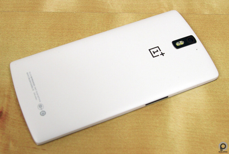 A kezdetek: a OnePlus One tesztasztalunkon