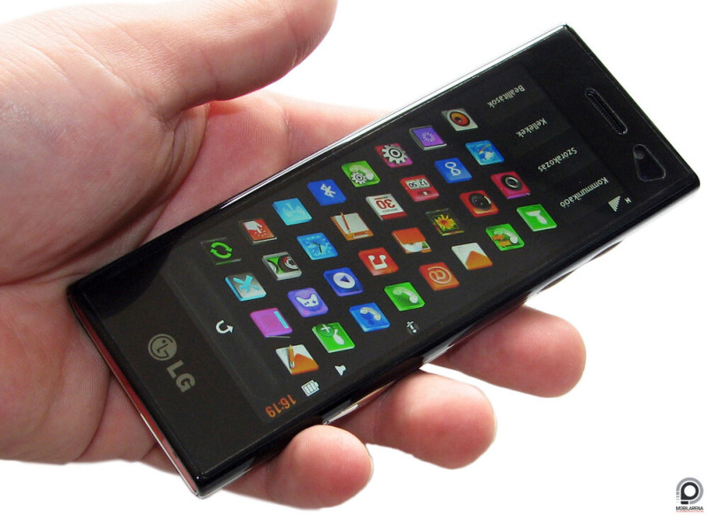 Az LG BL40 (New Chocolate) is 21:9 arányú képernyőt kínált annak idején, igaz: 4"-en és 345 x 800 pixelen