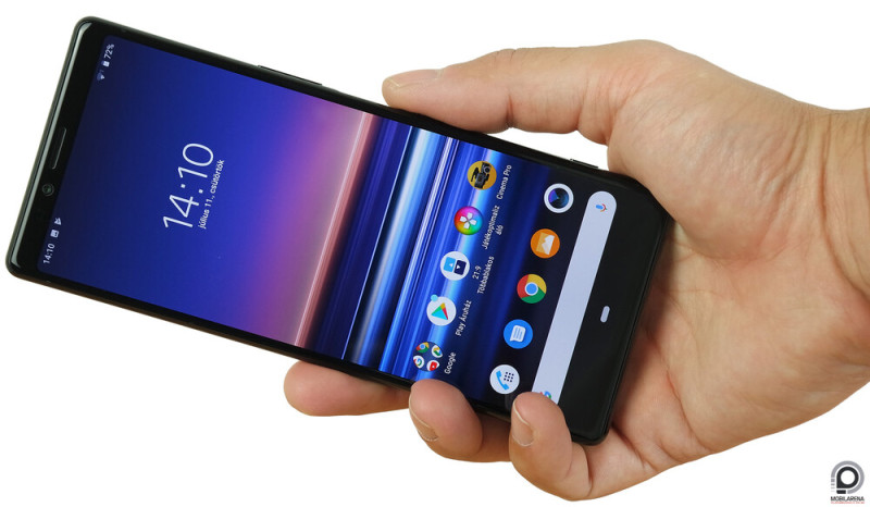 A Sony Xperia 1 hasonlóan hosszúkás lett, csak 6,5"-en, hússzor annyi képernyőpixellel
