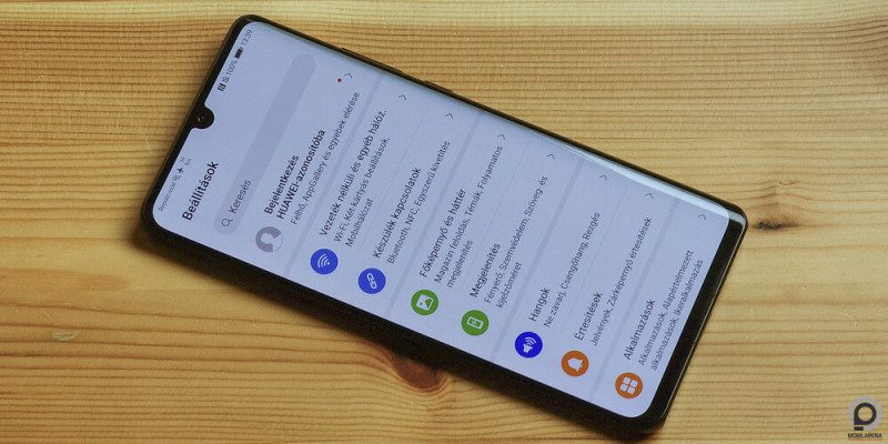 A bétás EMUI 10 és a P30 Pro tesztasztalunkon