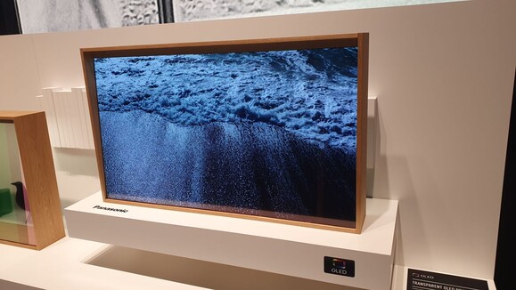 Panasonic átlátszó OLED tv