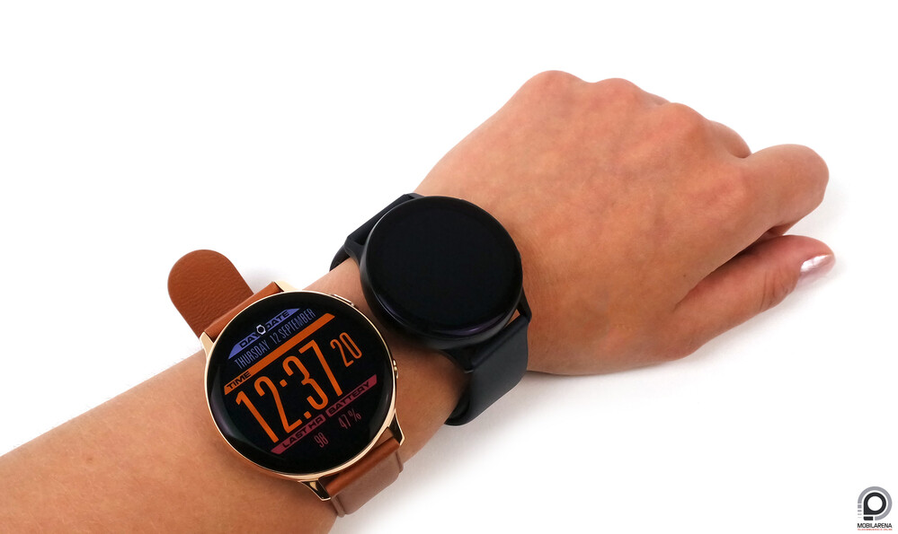 A Watch Active 2 két méretben elérhető: 40 (mélykék) és 44 mm (arany).