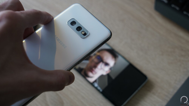 Tavasszal telefonos fotóval sikerült az S10 família 2D-as arcalapú védelmét áttörni