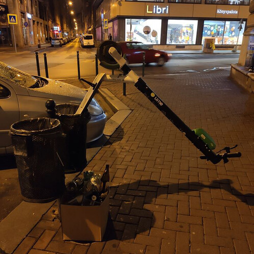 Sokan képzelnek alternatív elhelyezést a bérlős rollereknek - az indulat sokszor jogos, a cselekedet már egyáltalán nem