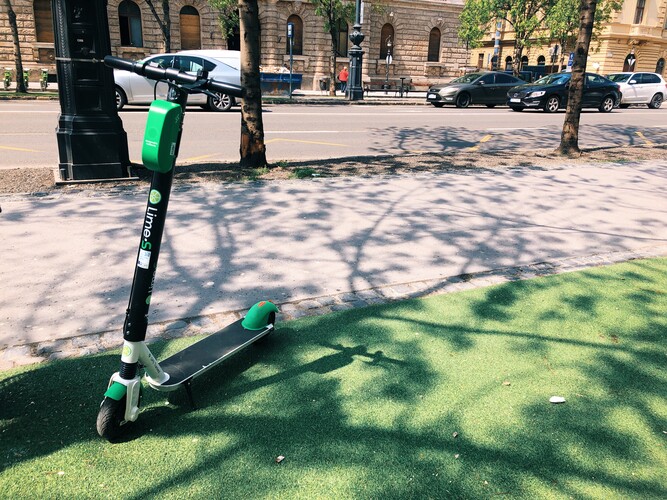 A Lime-nak köszönhetően bizonyára minden fővárosi találkozott már elektromos rollerrel