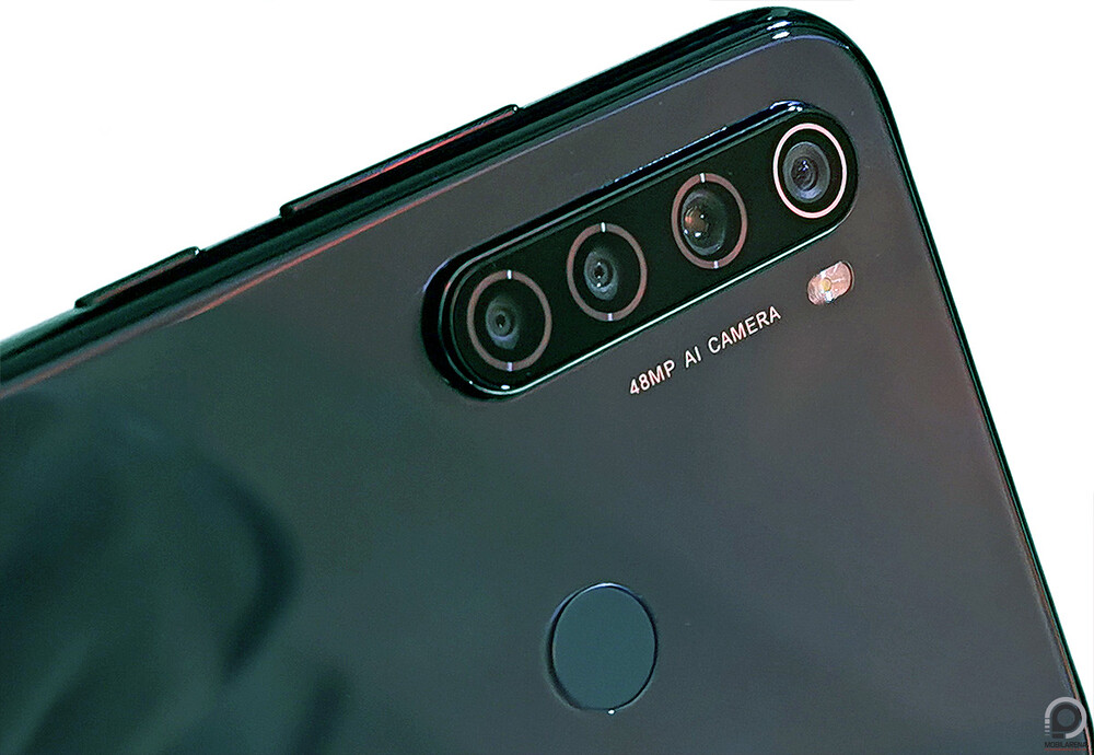A Note 8T kameraoszlopa se szerénykedik