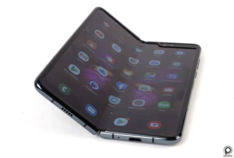 Ez pedig már a végleges példány, a Galaxy Fold tesztkészülék