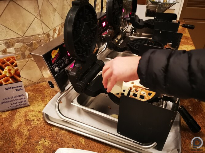 Tipikus amerikai reggelinkből nem maradhatott ki a DIY-waffel