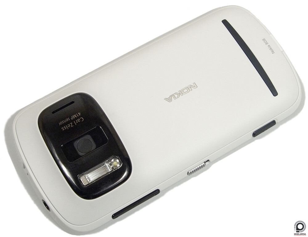 A Nokia 808 PureView is hatalmas, 1/1,2" méretű szenzort rejtett