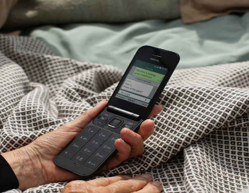 A Nokia 2720 Flip abszolút nem sikerült. (És a Doro 7010 sem igazán.)