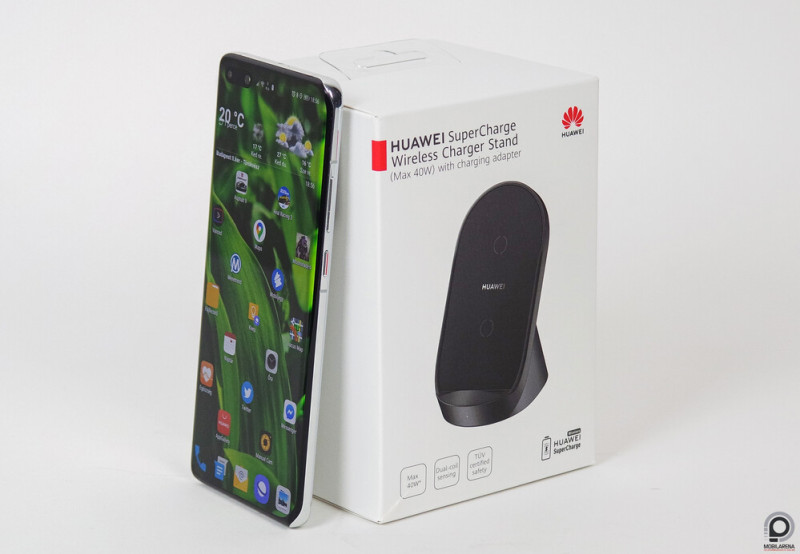 A Huawei vezetékmentes gyorstöltőjéhez 65 wattos adapter jár