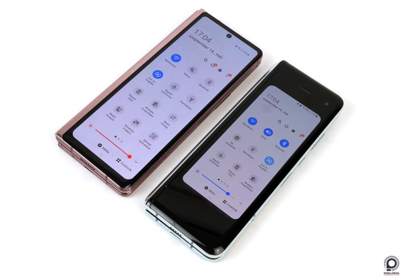 Az egyik legfontosabb változás a külső kijelzőt érintette