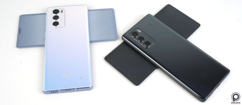 Ahány fényviszony, annyiféle színben pompázik a világos változat, a fekete viszont mindig ugyanolyan