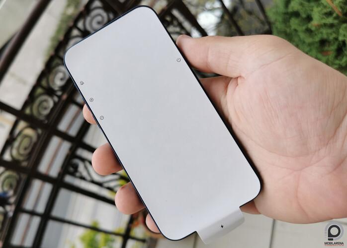 Papírra cserélték a korábbi szállítási fóliát