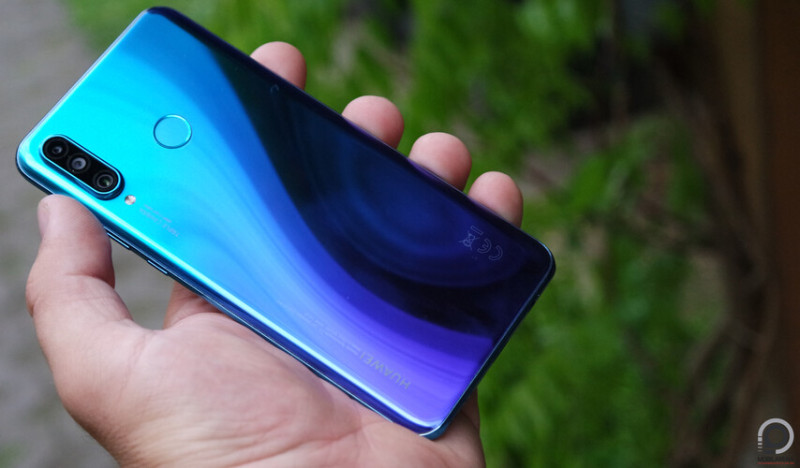 A Huawei P30 Lite-on még van Google.
