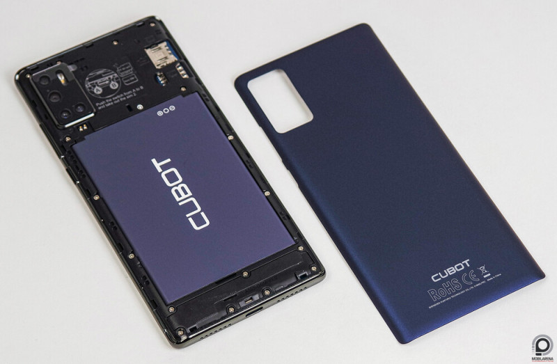 A nagy visszatérő: a lepattintható hátlap!