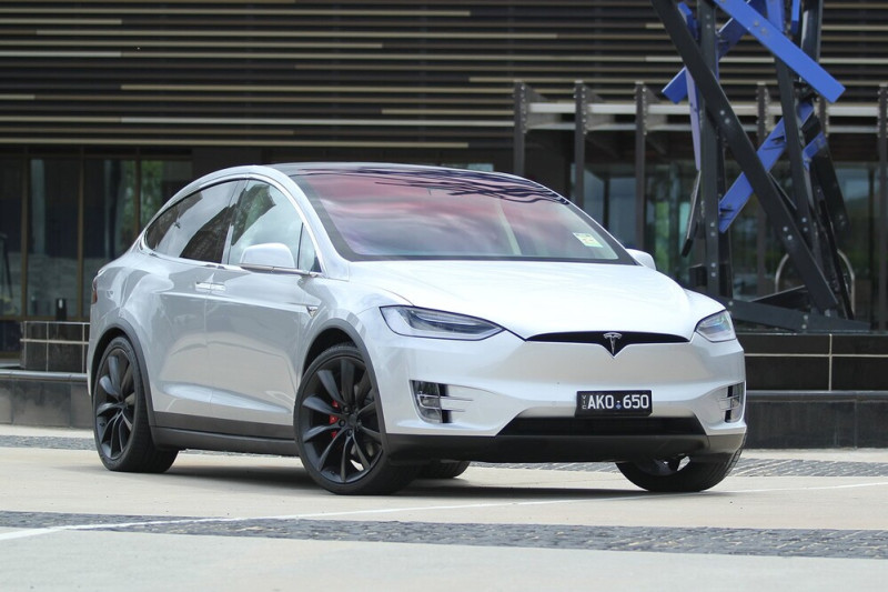 Egy 2018-ban gyártott Model X, melyet most visszahívnak hardveres cserére