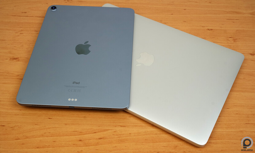 iPad Air 4 a 2020-as MacBook Pro mellett
