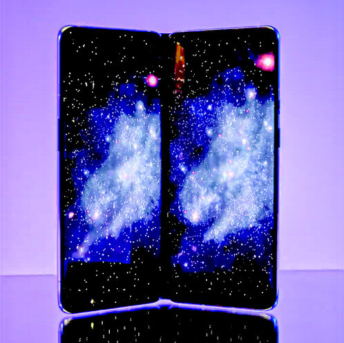 Pillanatképekre rávilágosítva inkább két készüléknek a körvonalai látszónak, mint egynek