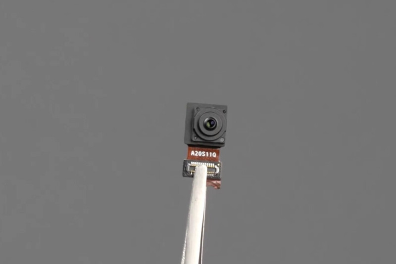 Az aprócska szelfikamera