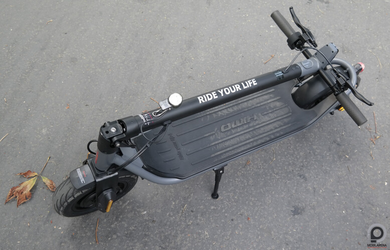 Össze lehet csukni, de közel 20 kilót cipelni sehogy kellemes