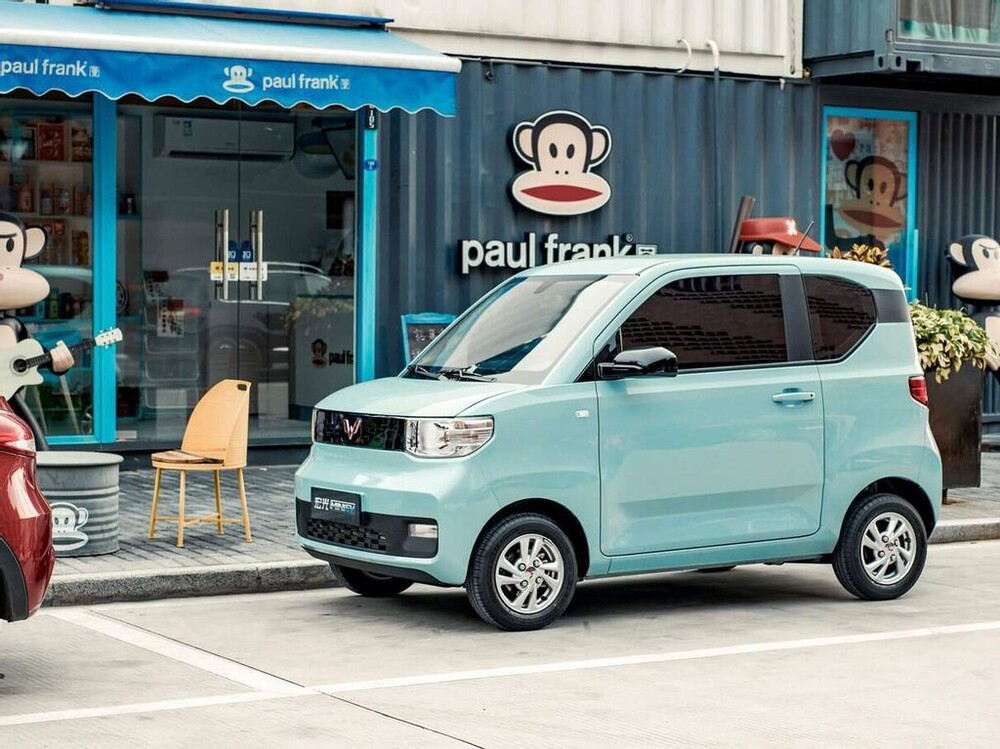 A Wuling Hongguang Mini EV aranyos, olcsó, apró villanyautó, amely letarolta a kínai EV piacot