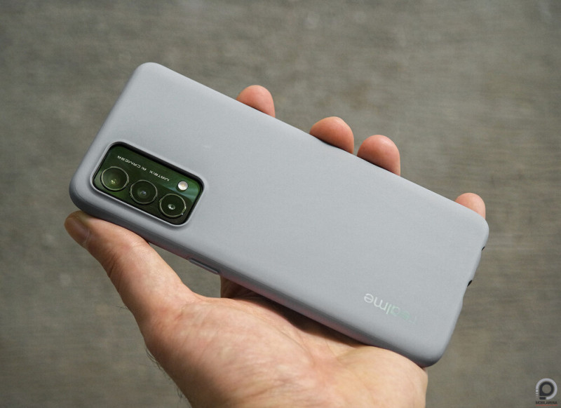 Ez nem a vegán bőr kivitel, hanem a mellékelt szürke tok