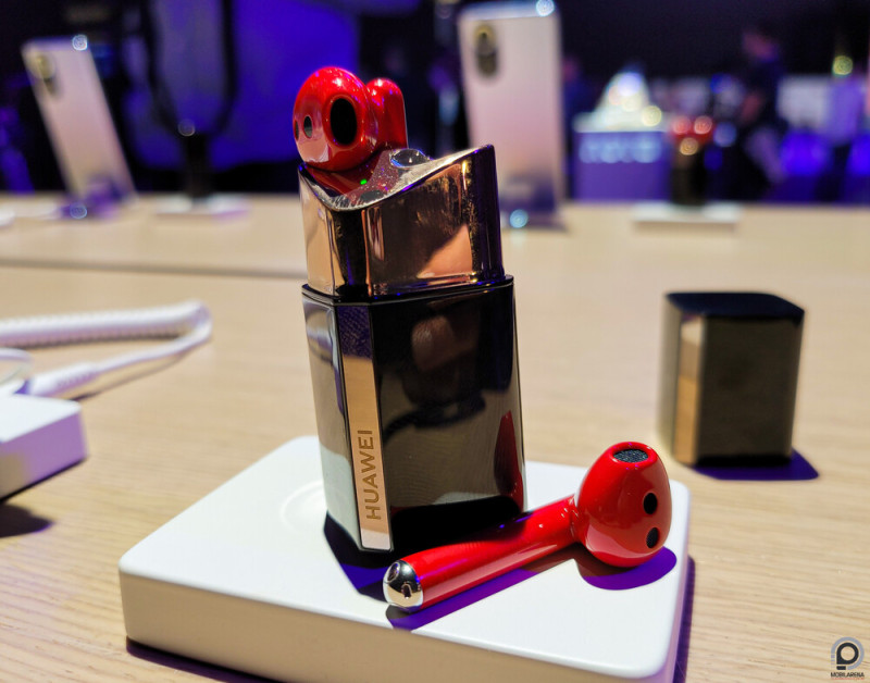 A FreeBuds Lipstick