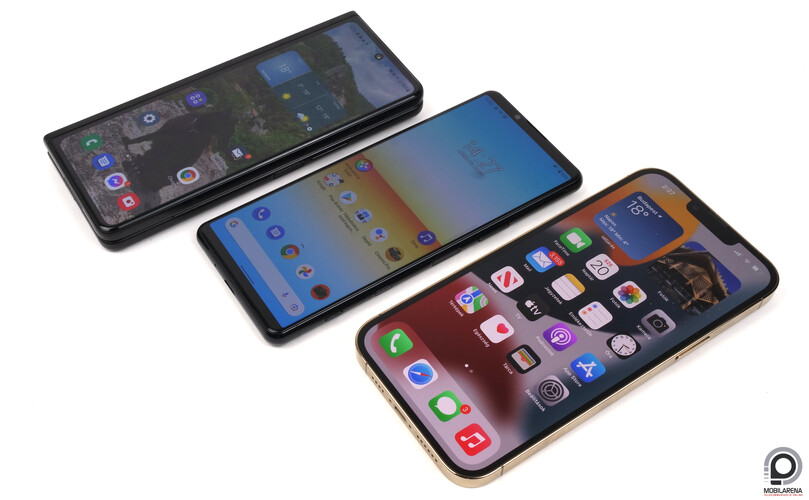 Samsung Galaxy Z Fold3, Sony Xperia 5 III, Apple iPhone 13 Pro Max