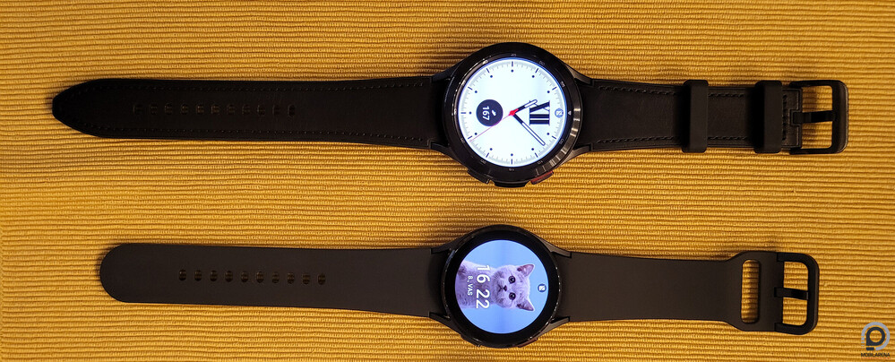 A Galaxy Watch4 és a Galaxy Watch4 Classic egymás mellett.