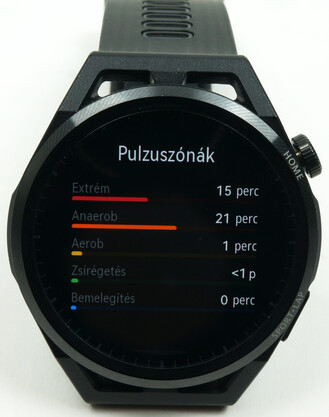 Edzéseinkről a Regenerálódási pulzus mérése után részletes adatokat nézhetünk meg közvetlen csuklónkról. Összesen tíz edzés adatát tárolja az óra.