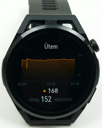 Edzéseinkről a Regenerálódási pulzus mérése után részletes adatokat nézhetünk meg közvetlen csuklónkról. Összesen tíz edzés adatát tárolja az óra.