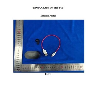 A Nord Buds fekete színben.