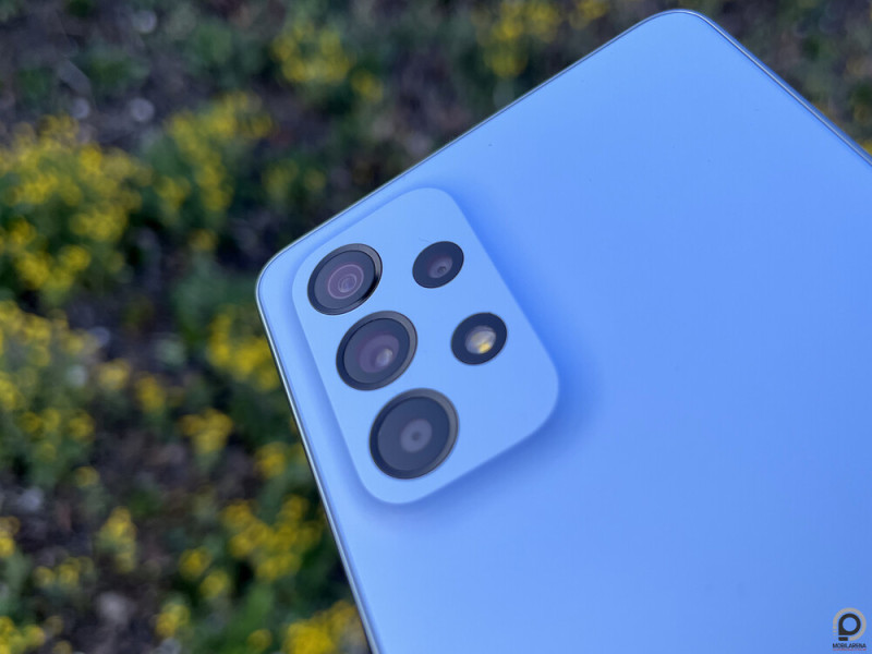 Töltő nincs, de sok kamera van!