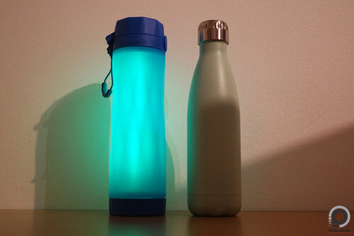 Világosban nem túl combos a LED-ek fényereje, gyengébb fényviszonyok között viszont jól látható módon világítanak.