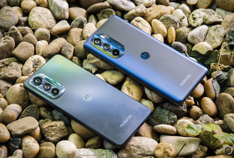 Az Edge 30 az Edge 30 Pro mellett