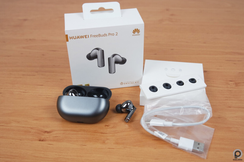 A FreeBuds Pro 2 doboza és annak tartalma.