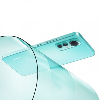 A ház kicsit négyzetesebb, mint a Xiaomi 12-es széria többi tagjának külseje.