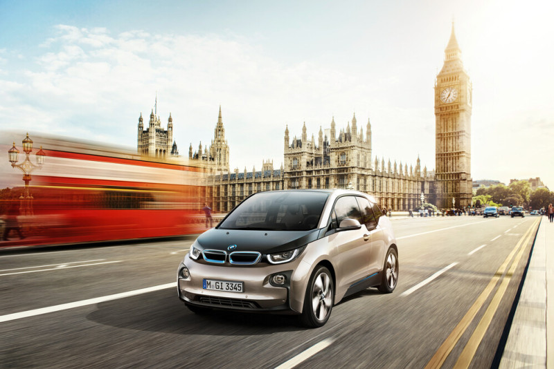 A hivatalos, 9 évvel ezelőtti bemutatóhoz készült sajtófotó