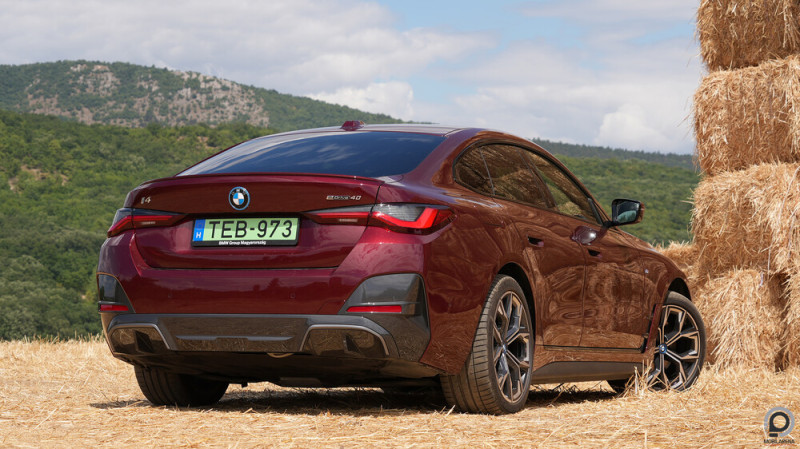 Ugrásra kész forma - és tud is ugrani