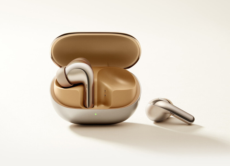 A Buds 4 Pro és a tok.
