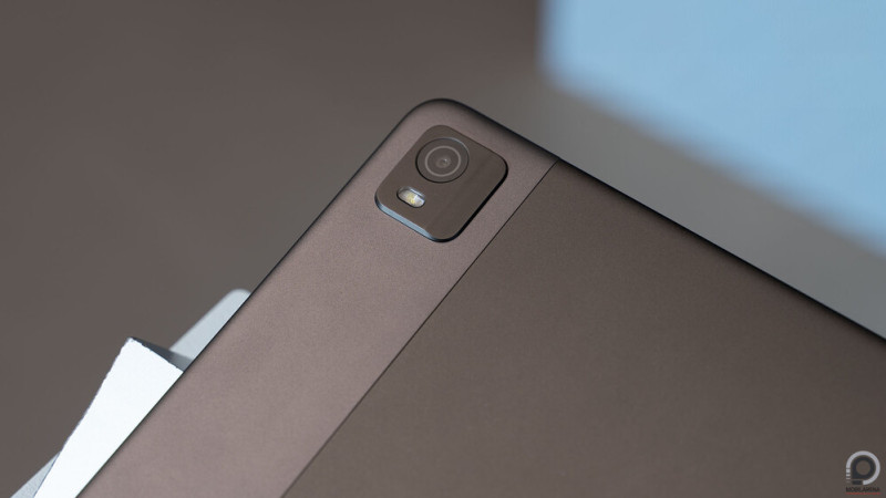 Kamera a T21 hátlapján.