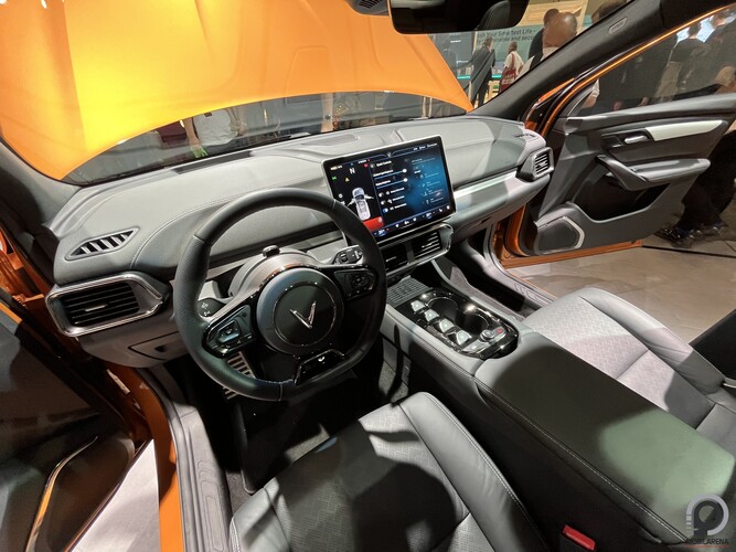 A Vinfast VF8 beltere.