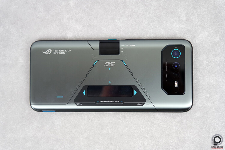 A ROG Phone 6D Ultimate hátlapja.