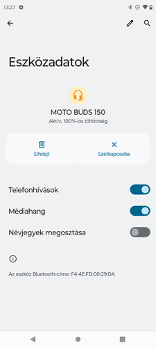 A Moto Buds 150 egy Motorola Edge 30 Ultrához csatlakoztatva.